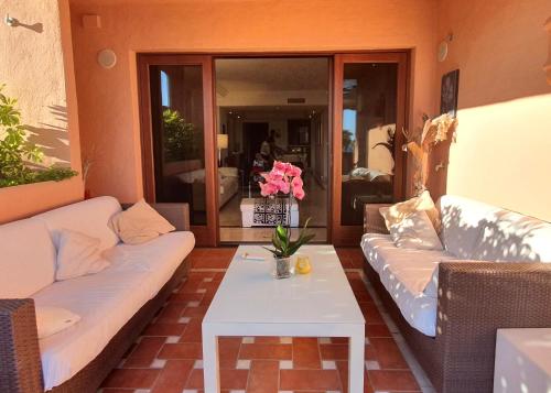 Luxury Two Bedroom Apartment in Mar Blau, Estepona