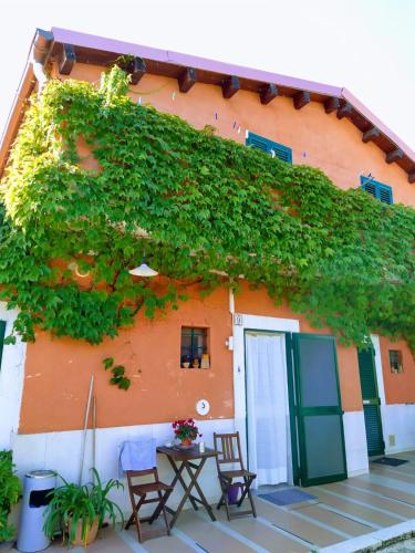 Το κτήριο όπου στεγάζεται  το bed & breakfast