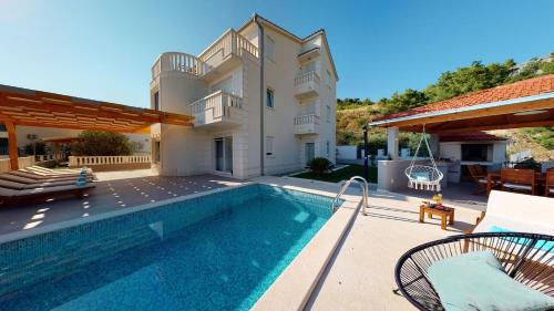 Bazén v ubytování Villa Nono Penthouse Apartment nebo v jeho okolí