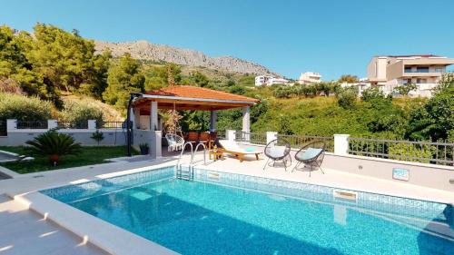 Bazén v ubytování Villa Nono Penthouse Apartment nebo v jeho okolí