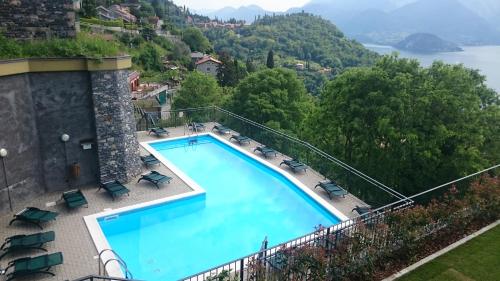 Bazén v ubytování Lakecomoweb Apartments nebo v jeho okolí