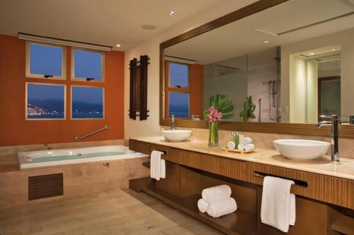 Koupelna v ubytování Dreams Vallarta Bay Resorts & Spa - All Inclusive
