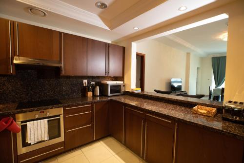 Gallery image of Gorgeous 2BR in Fairmont in Dubai