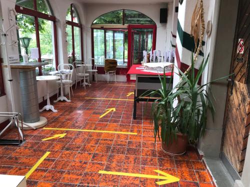 Εστιατόριο ή άλλο μέρος για φαγητό στο Guest house Pizzeria Pazza da Gianni
