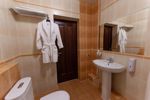 A bathroom at Hotel Yaik