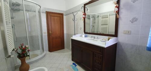 Phòng tắm tại Appartamento Colle Mezzano