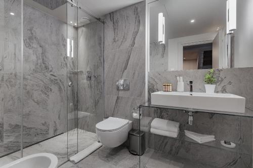 Ένα μπάνιο στο UNO Design Hotel