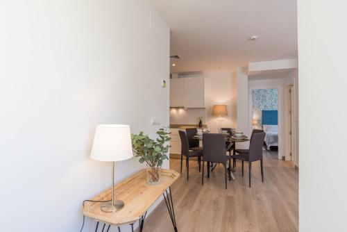 Urbe10 Atarazanas Premium 2 Bedrooms Apartment 9, Málaga, Spania
