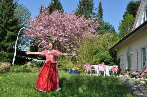 Κήπος έξω από το Bed and Breakfast Bavaria München