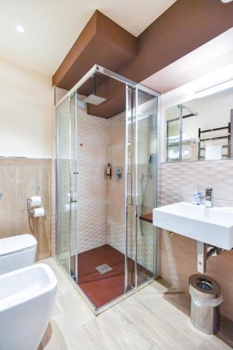 Un baño de Bhotel