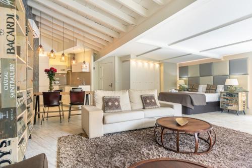 Gallery image of Magdalena Premium Suites in Seville