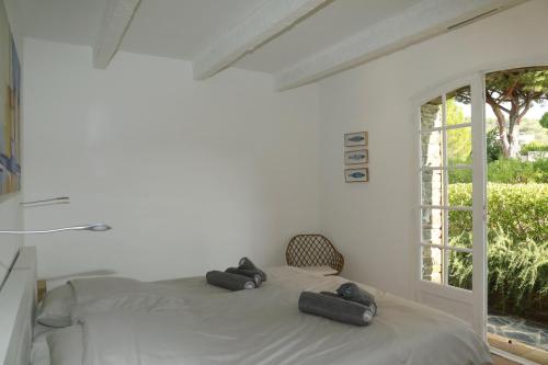 Photo de la galerie de l'établissement Maison sous les Pins, à Cavalaire-sur-Mer