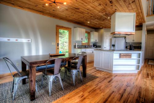 MonTreat Yourself – Photos 3