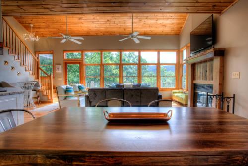 MonTreat Yourself – Photos 5