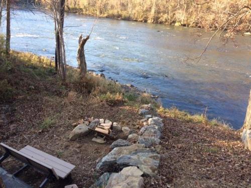 French Broad Chalet – Photos 4
