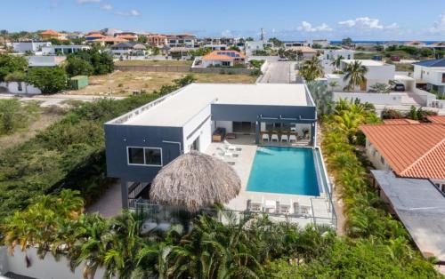 Φωτογραφία από το άλμπουμ του Luxe gezinsvilla met zeezicht Jan Thiel villa Grey Noble σε Jan Thiel