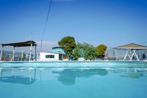 Swimming pool sa o malapit sa Costanova Surfhouse