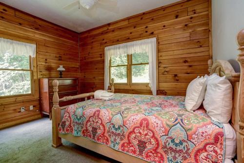 Ένα ή περισσότερα κρεβάτια σε δωμάτιο στο Emerald Bear