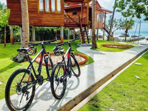 Đạp xe trong hoặc quanh Cay Sao Resort