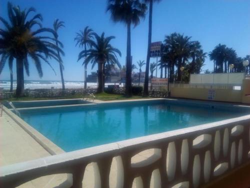 Urbanización Bahía Mar con piscina