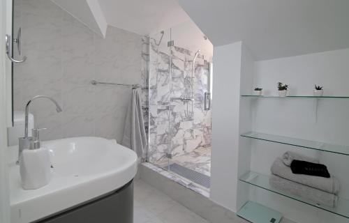 Spacious 2 BR Apt LuxeView- OldTownView, 10min to town