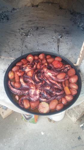 Kemudahan BBQ tersedia untuk tetamu di apartmen