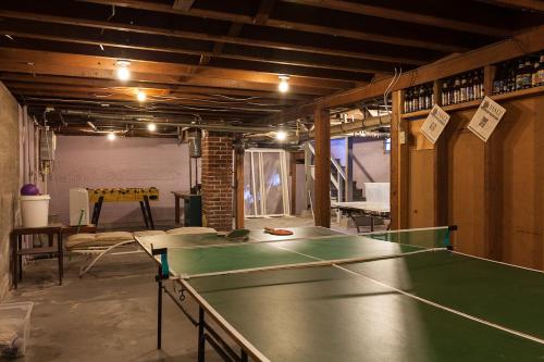 Stolní tenis v ubytování Cascade Chic home nebo okolí