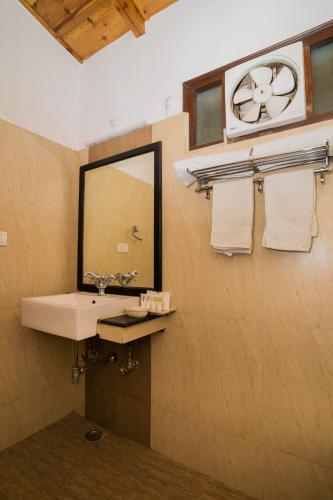ナイニタールにあるBhikampur Lodge By Nine Hotelsのギャラリーの写真