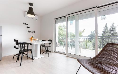 Apartment Black & White