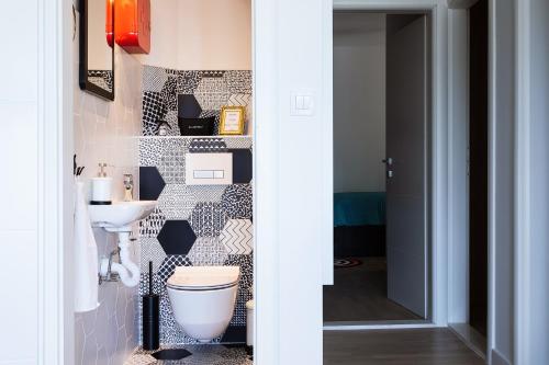 Apartment Black & White