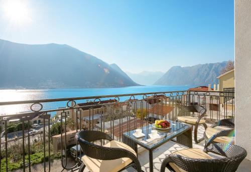 2MONTENEGRO LIMETA APARTMENTS with pool