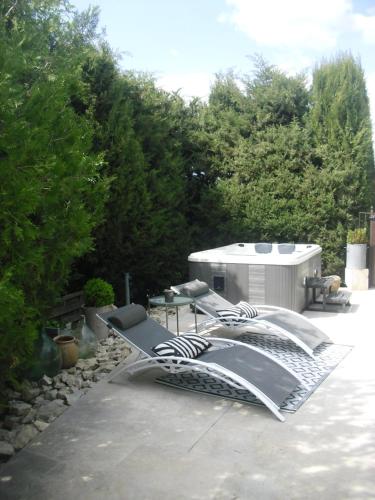 Fotografie z fotogalerie ubytování Gîte la fontaine de l alouette piscine et SPA en Provence v destinaci Méthamis