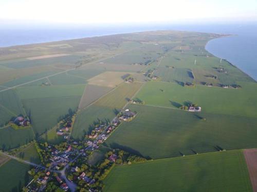 Uma vista aérea de Skelby Præstegaard
