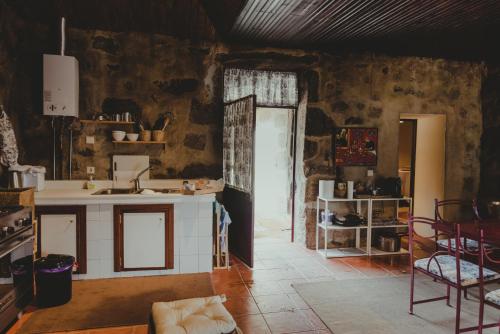 Η κουζίνα ή μικρή κουζίνα στο The FarmHouse I - Uma quinta deslumbrante