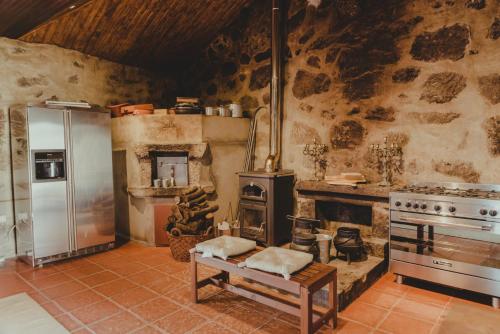 Η κουζίνα ή μικρή κουζίνα στο The FarmHouse I - Uma quinta deslumbrante