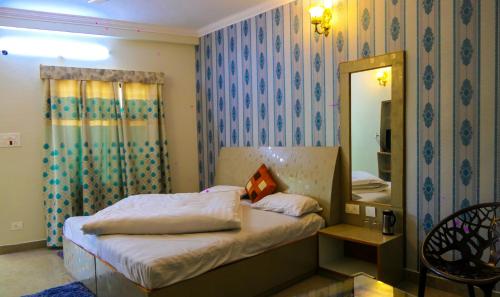 Bilik mandi di Kasauli Nature Inn