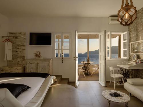 Gallery image of Amoudi Villas in Oia