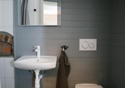 Un baño de Visby Logi & Vandrarhem