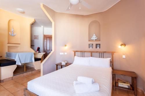 Cama o camas de una habitación en Home2Book Cozy Apartment Playa Paraiso