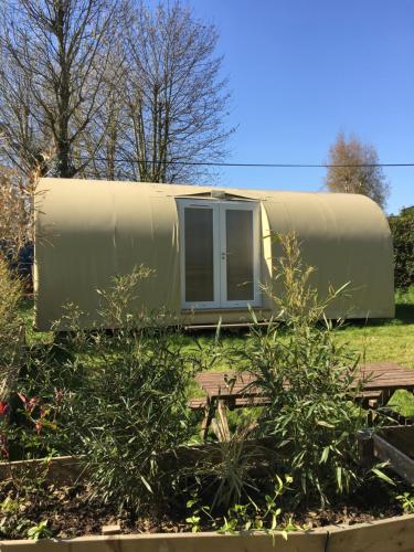 Κήπος έξω από το Camping Le Préjoly