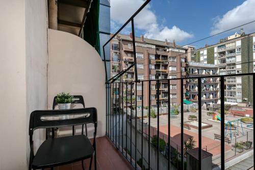 Un balcón o terraza de Fantastic 2 Bedroom 5 minutos by car from Plaza Catalunya