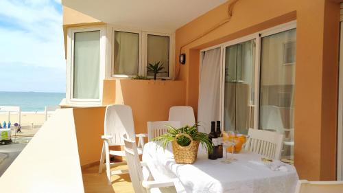 AZAHAR-Playa Home by Cadiz4Rentals