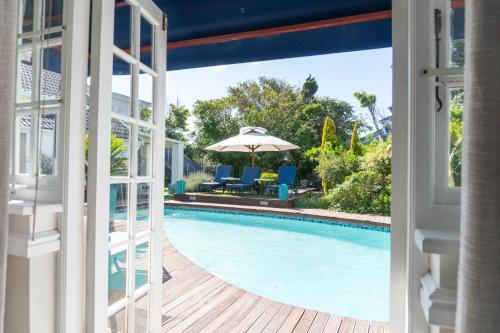 Πισίνα στο ή κοντά στο Admiralty Beach House