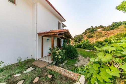 Κήπος έξω από το Villa Jasmin Selimiye -with pool Daily Weekly Rentals