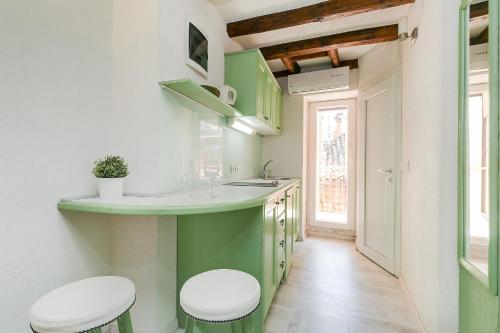 Studios Verde by Irundo