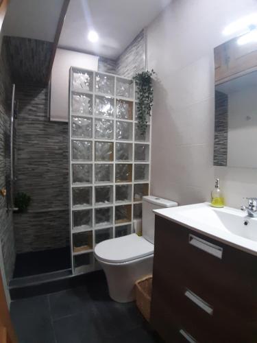 Ένα μπάνιο στο Apartamento Madrid Rio Manzanares