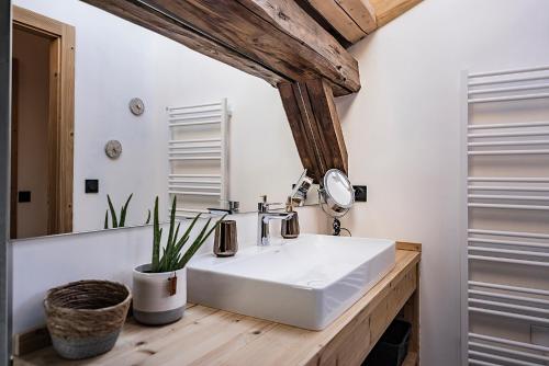 Ванна кімната в Spacieux duplex avec vue