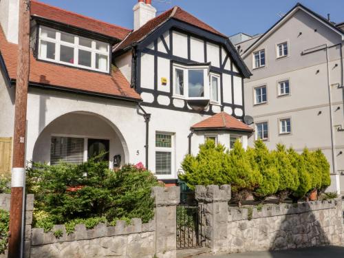 Gallery image of Beausite in Colwyn Bay