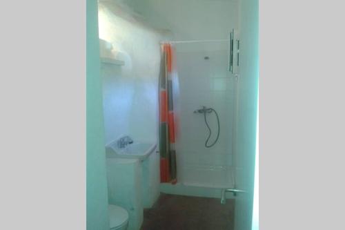 Ванна кімната в Preciosa casa en primera línea del mar