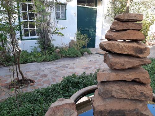 Ein Garten an der Unterkunft Rosenhof Nut Hut Cottage
